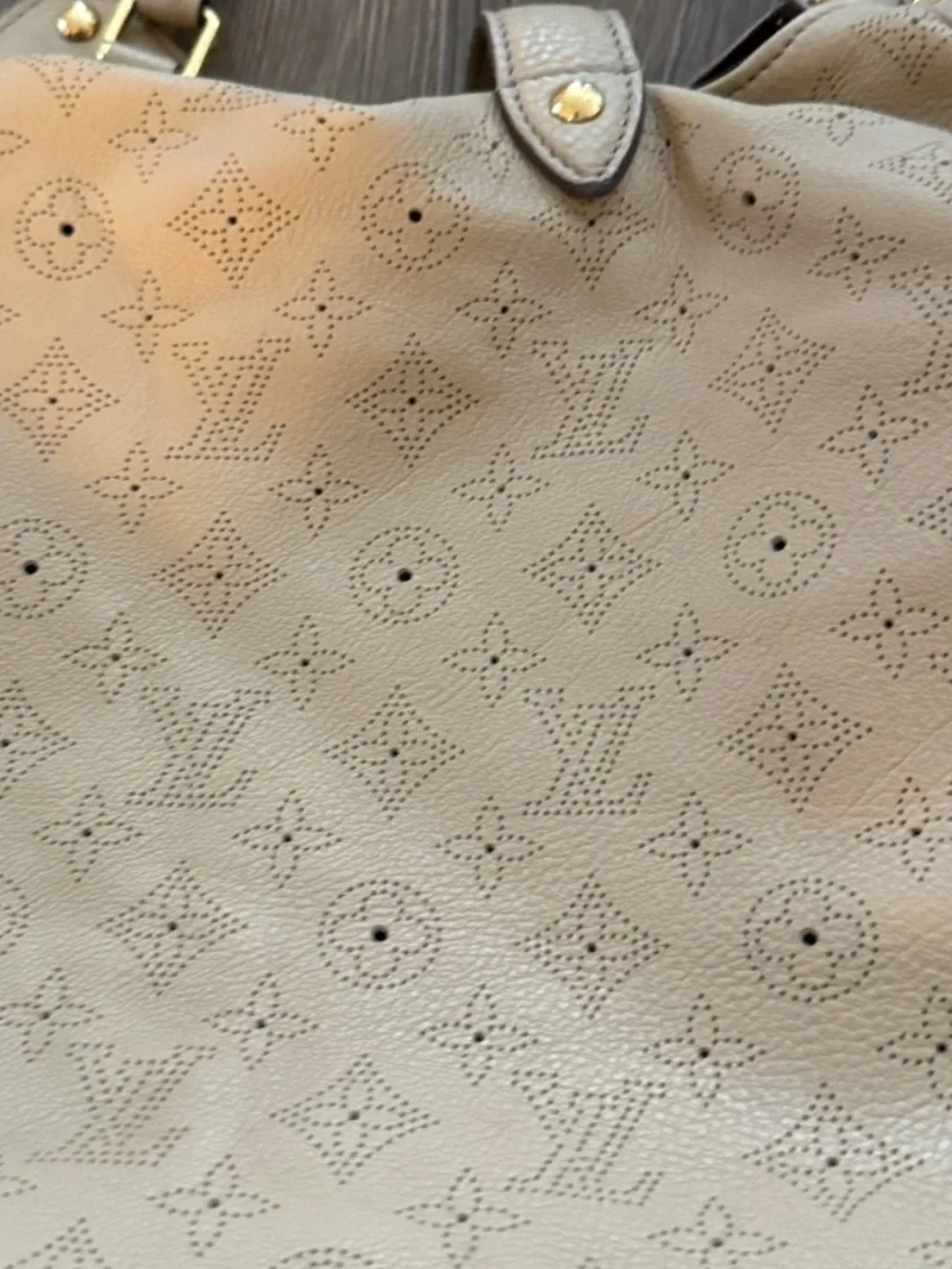 EUC Louis Vuitton Mahina Xl Handbag Monogram Leather Beige